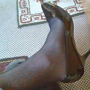 Bildermix in Nylons und Pumps Galeriebild