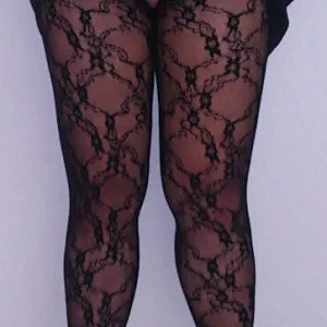 he, da ist ein loch in meiner strumpfhose! Galeriebild