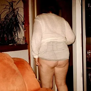 geil im jeansminiröckchen Galeriebild