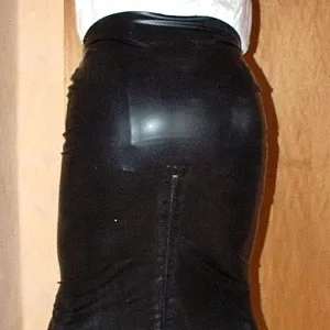 Skirt gallery image