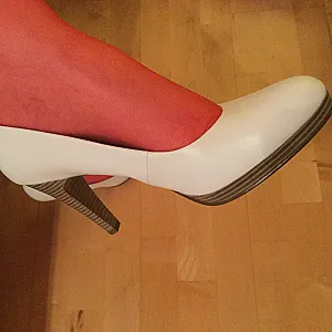 red or lila gallery image