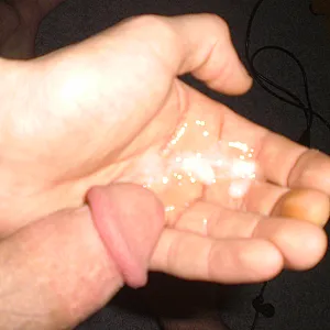 hand gallery image