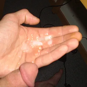 hand gallery image