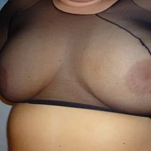 Dicke Titten verpackt in Nylon ! Galeriebild