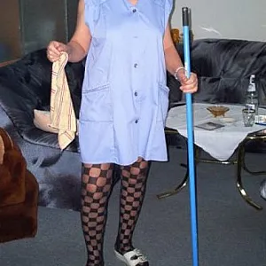 Geile Hausfrau beim putzen und fi...... Galeriebild