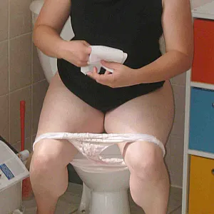 Eve on the toilett gallery image