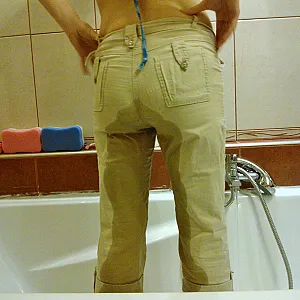 My wife pee herself Galeriebild