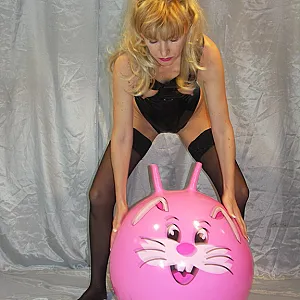 Gummiball in Latex gefickt Galeriebild