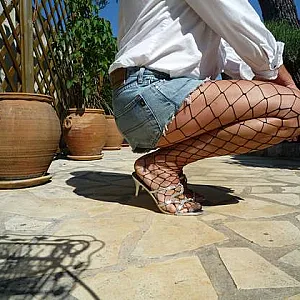 Jean and fishnet Galeriebild