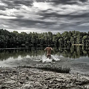 First image of intruder2's Gallery - on lake
