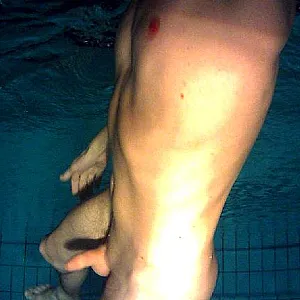 mal wieder im Pool Galeriebild