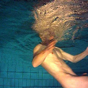 mal wieder im Pool Galeriebild