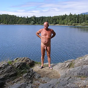 Mal nackt draussen Galeriebild