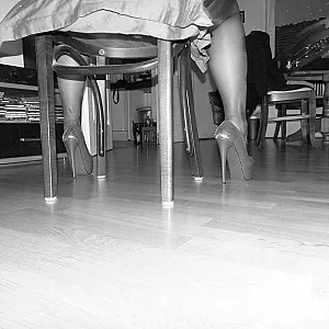 b/w gallery image