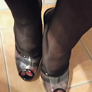 High Heels, Füße und Nylons Galeriebild