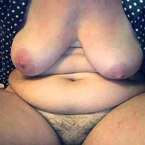 Das erste Bild von fickpaar53's Galerie - ehestute wird in ihre hurenfotze gefickt