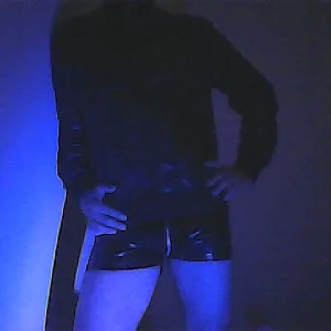 lacque and leather gallery image