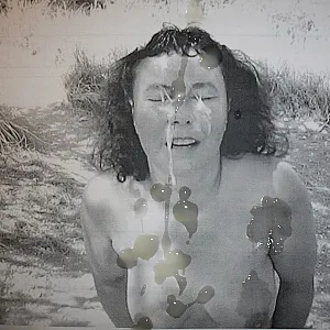 Erika ins Gesicht gespritzt Galeriebild
