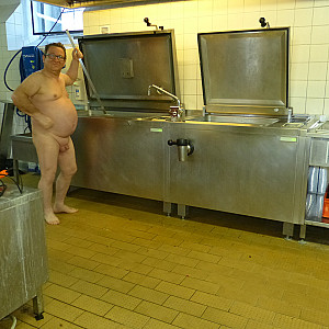 Nr.1 Nackt in der Großküche von 55Paul55 Galeriebild