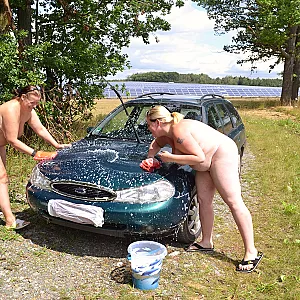 sexy Car-Wash 1-2 gallery image