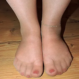 Geil im neuen BH Set und Feinstrumpfhose Galeriebild