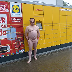 Da Da 55Paul55  ist nackt 1 Bei Lidl und Paket Packstatiün Galeriebild