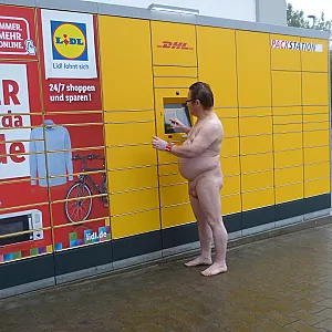 Da Da 55Paul55  ist nackt 1 Bei Lidl und Paket Packstatiün Galeriebild