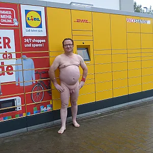 Da Da 55Paul55  ist nackt 1 Bei Lidl und Paket Packstatiün Galeriebild