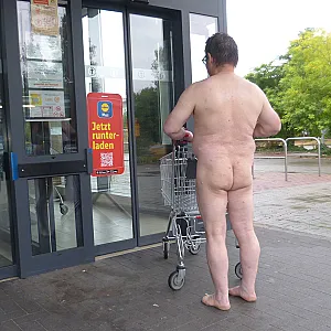 Da Da 55Paul55  ist nackt 1 Bei Lidl und Paket Packstatiün Galeriebild