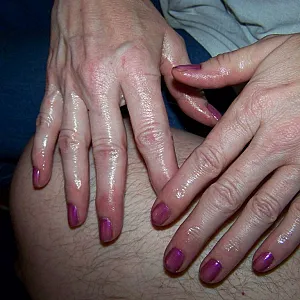 Frauchen hatte mal Lust den kleinen einzuölen. Galeriebild