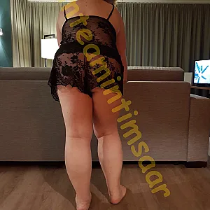 she 1 gallery image