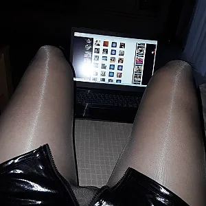 chatting gallery image