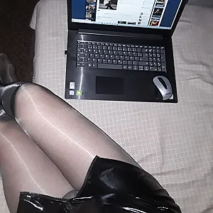 chatting gallery image