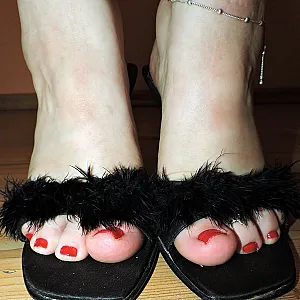 Nackt und geil in Spitzenmules Galeriebild