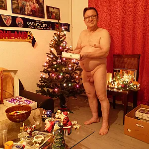 Den Weihnachtsbaum Nackt schmücken von 55Paul55 Galeriebild