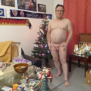 Den Weihnachtsbaum Nackt schmücken von 55Paul55 Galeriebild