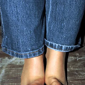 im Jeansoutfit mega geil Galeriebild