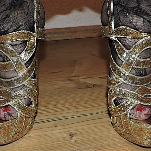 golden heels and nylons gallery image
