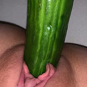 Spaß haben mit Gurke,Banane und meinem Vibrator Galeriebild