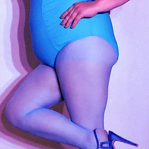 Geil in Blau im Neonlicht Galeriebild