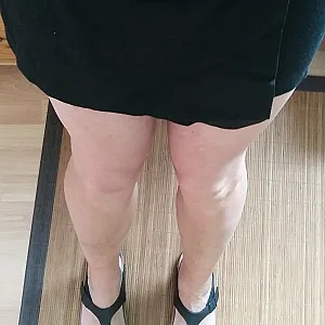 Füsse  Birkenstock  und Damenwäsche Galeriebild