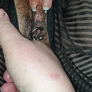 wanking with fingerfuck gallery image