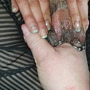 wanking with fingerfuck gallery image