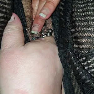 wanking with fingerfuck gallery image