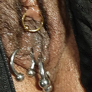 wanking with fingerfuck gallery image