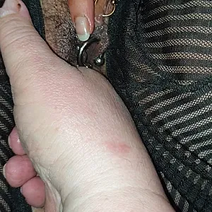 wanking with fingerfuck gallery image