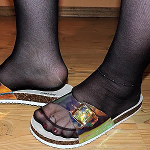 Sexy in Black mit neuen bunten Mules Galeriebild