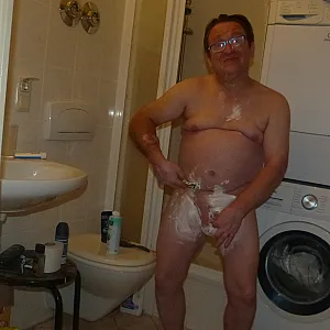 55Paul55 ist Nackt im Bad Galeriebild