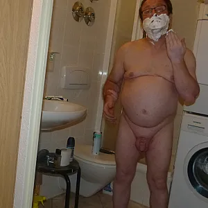 55Paul55 ist Nackt im Bad Galeriebild