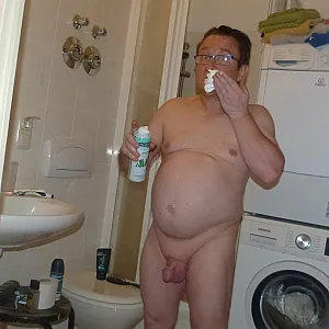 55Paul55 ist Nackt im Bad Galeriebild
